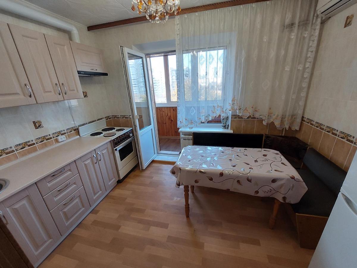 2К Апартаменты Ул.Ревуцкого 19/1 Kiew Exterior foto